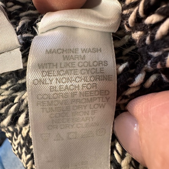 Liz Claiborne Vintage Black and White Turtleneck Neck Sweater - Picture 8 of 9